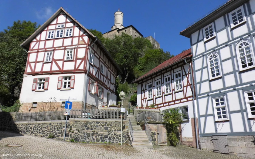Die Felsburg mit Fachwerkhäusern