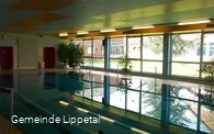 Schwimmbad links