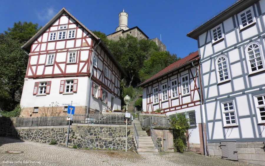 Die Felsburg mit Fachwerkhäusern