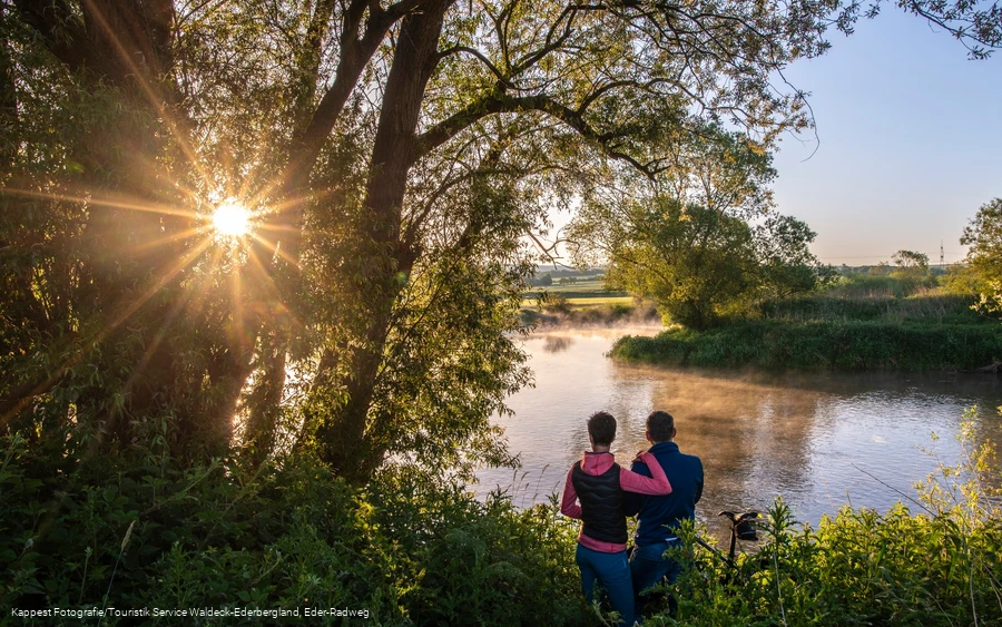 Sonnenaufgang an der Eder-Mündung