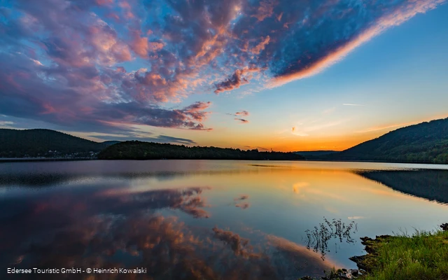 Sonnenuntergang über dem Edersee.