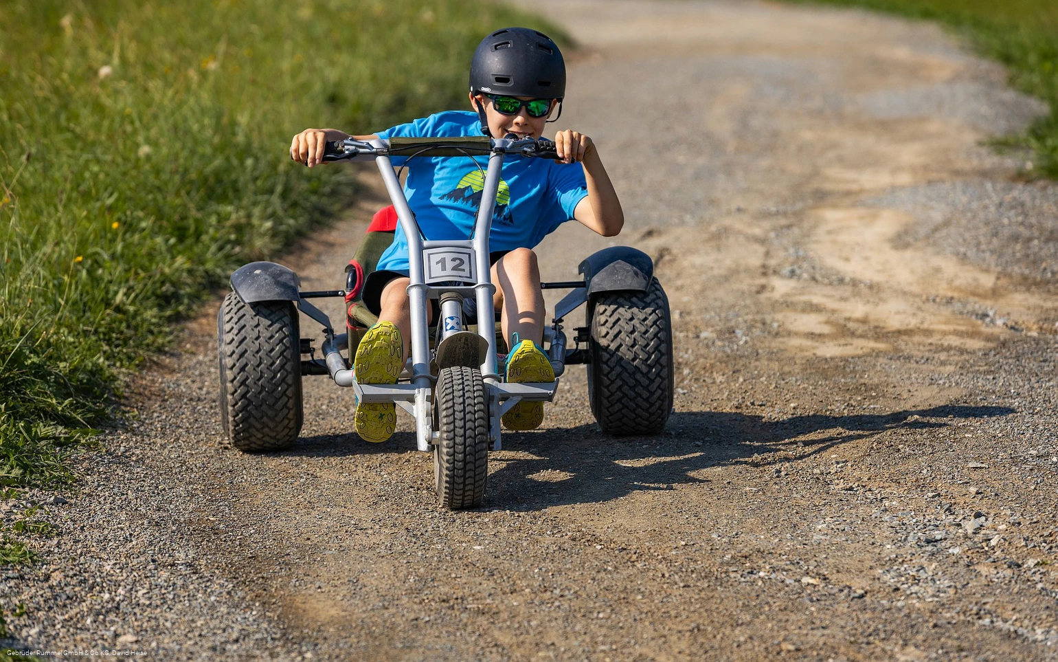 Junge auf Mountaincart am Ritzhagen 