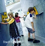 Kinder im Museum