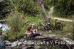 Two cyclists resting on the MöhnetalRadweg