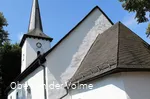 Das Kirchenschiff der kleinen Ortskirche